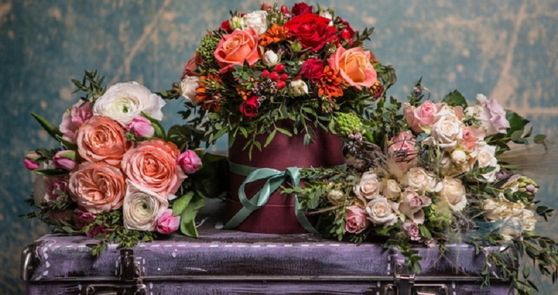 Курьерская доставка цветов в Москве